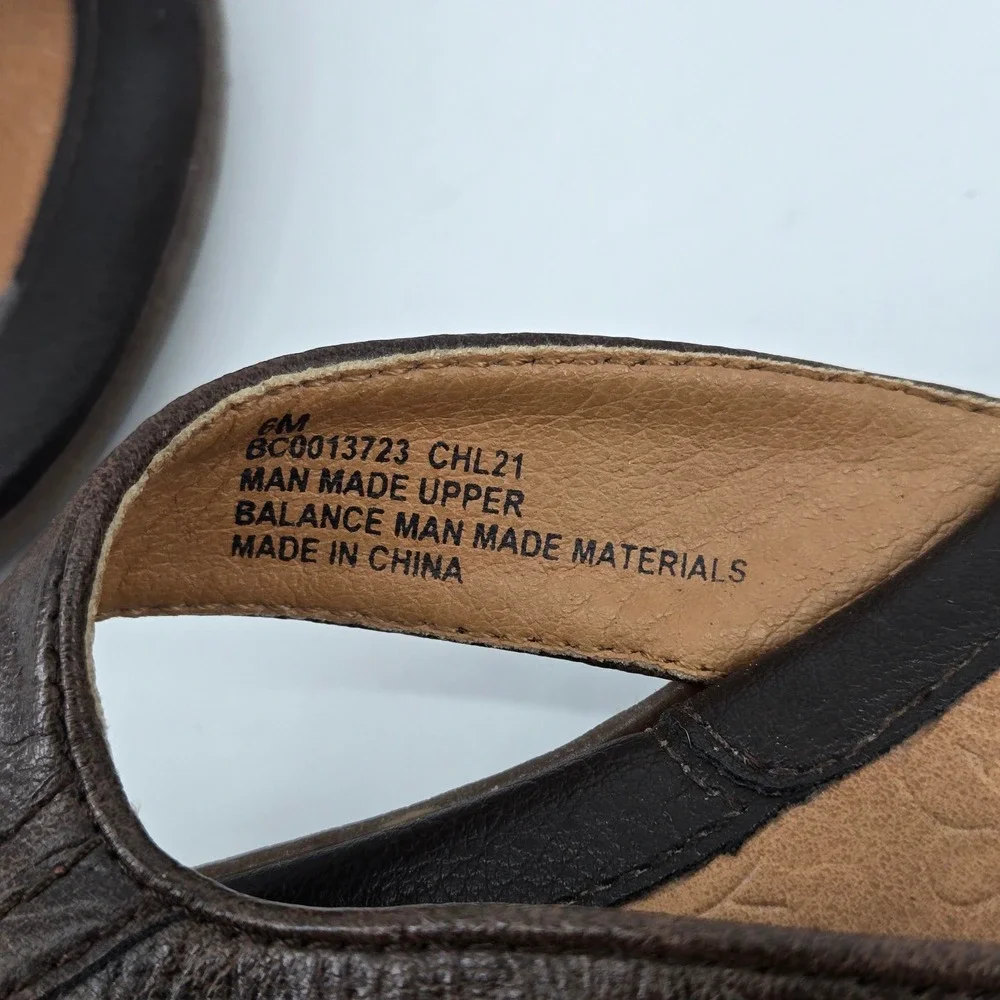 b.o.c. Born Concept Women US 6M Brown Floral Embossed Cushioned Thong Flip Flop